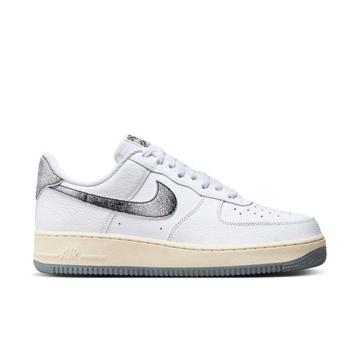 Nike Men's Air Force 1 '07 Sneaker