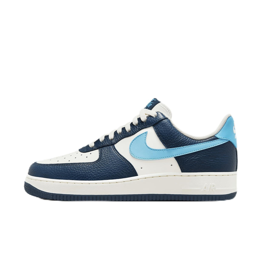 Nike Men's Air Force 1 '07 Sneaker