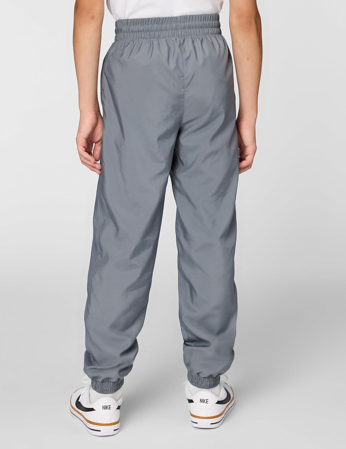 Nike Unisex Big Kids' Sportswear Club Woven Joggers - Boys and Girls Pants