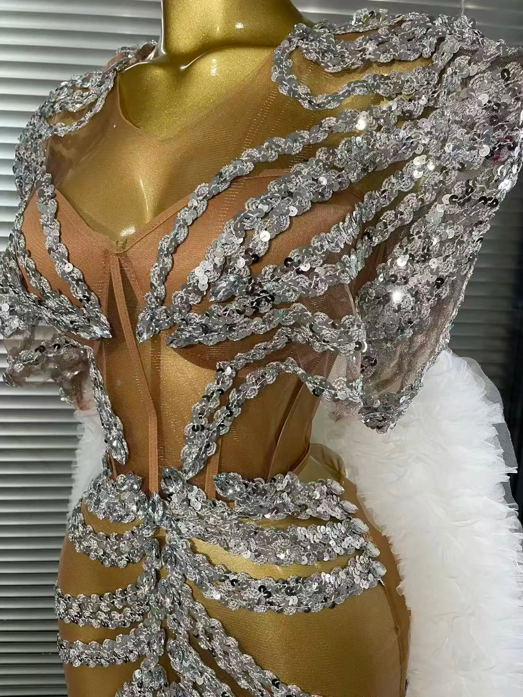 Women Cloak Sleeve Shining Sequins Mesh Ruffles Long Loose Dress Celebrate Performance Costumes Stage Wear
