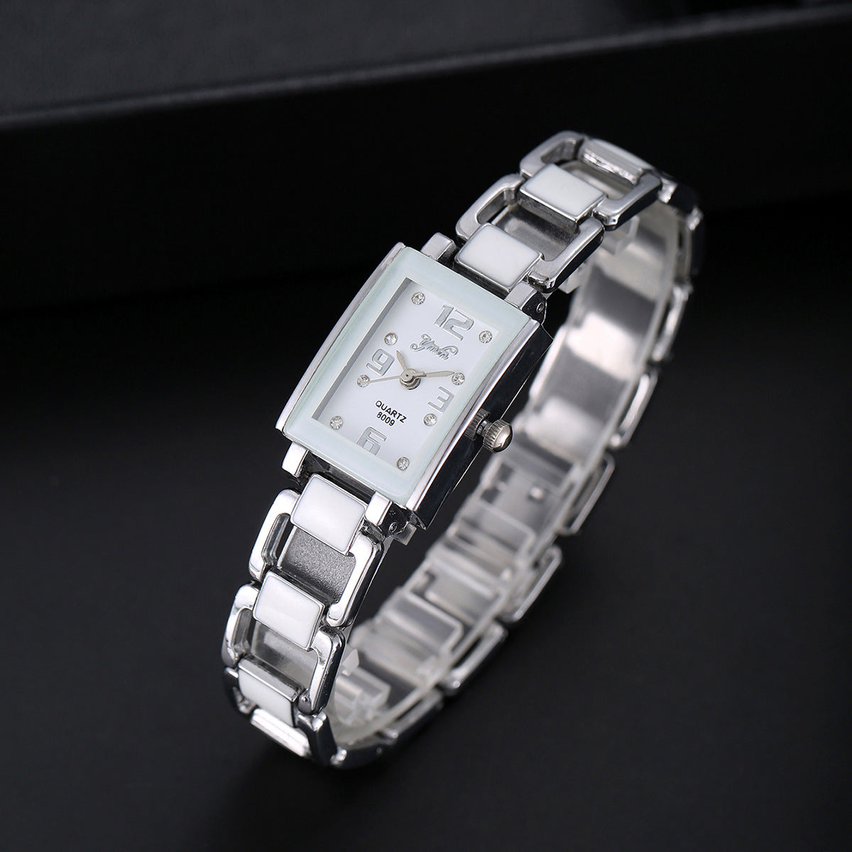 New Womens Bracelet Watch With A Square Diamond-encrusted Case
